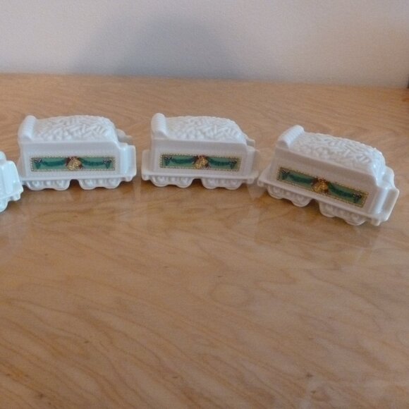 Lenox Holiday Village Collection Tinder Train 1992 Lot of 4 - Vintage - Picture 2 of 8